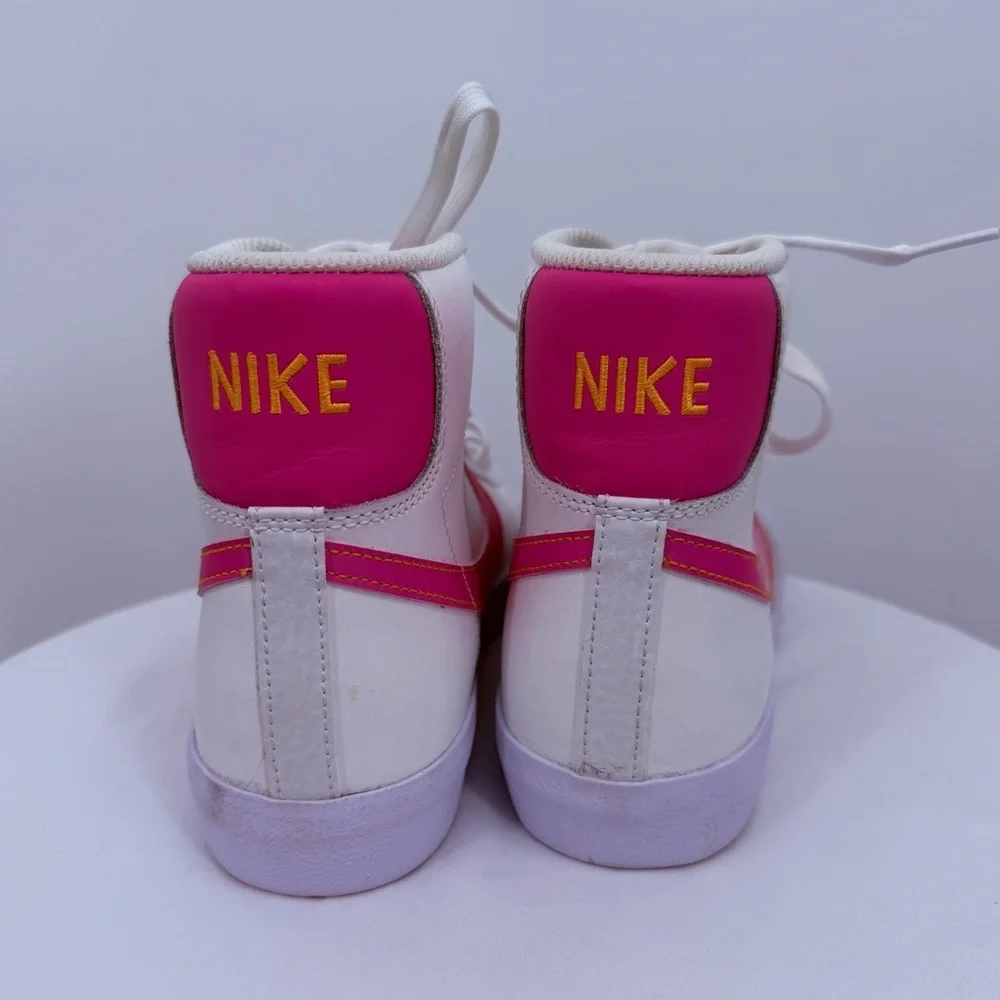 Nike High Top Sneakers White Pink Swoosh Youth 6Y Women 7.5